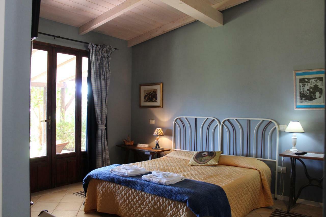 Santa Igia - Country House Bed & Breakfast Elmas Luaran gambar